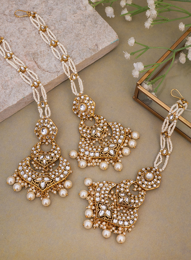 Vanishka maangtika set