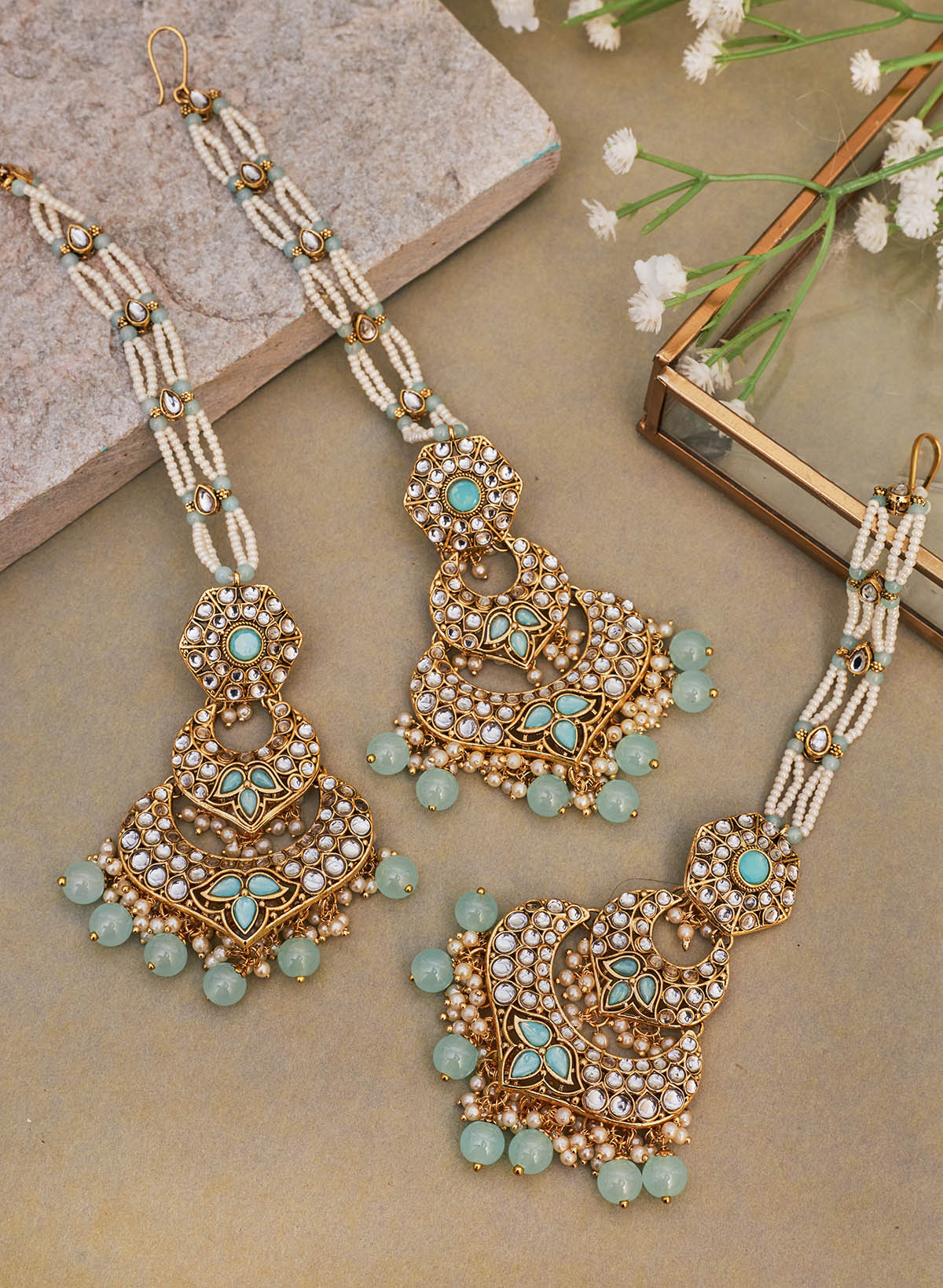 Vanishka maangtika set