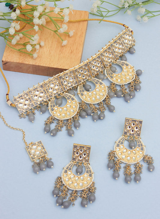 Triveni meena choker set with maangtika