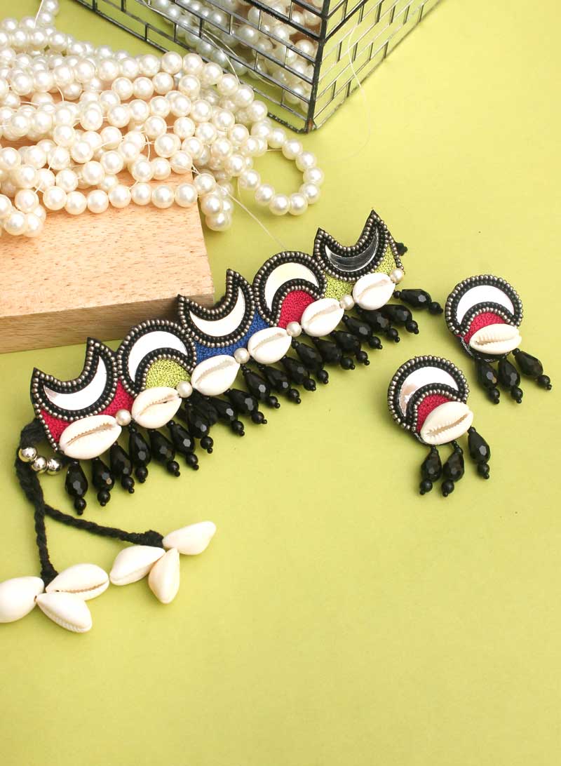 Umera Kaudi Choker