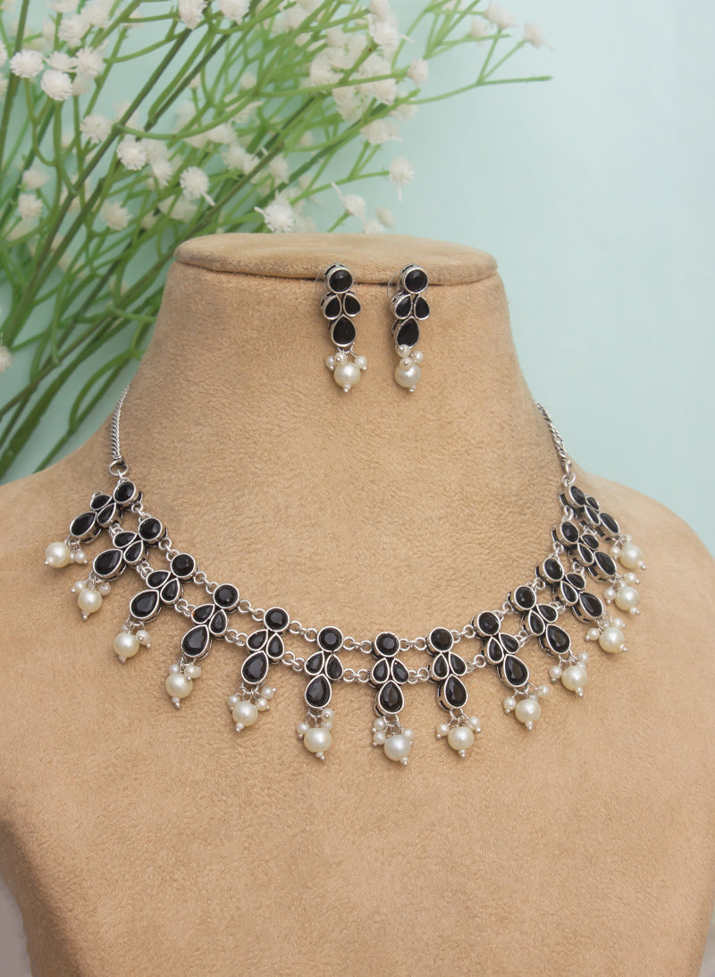 trishangi choker set