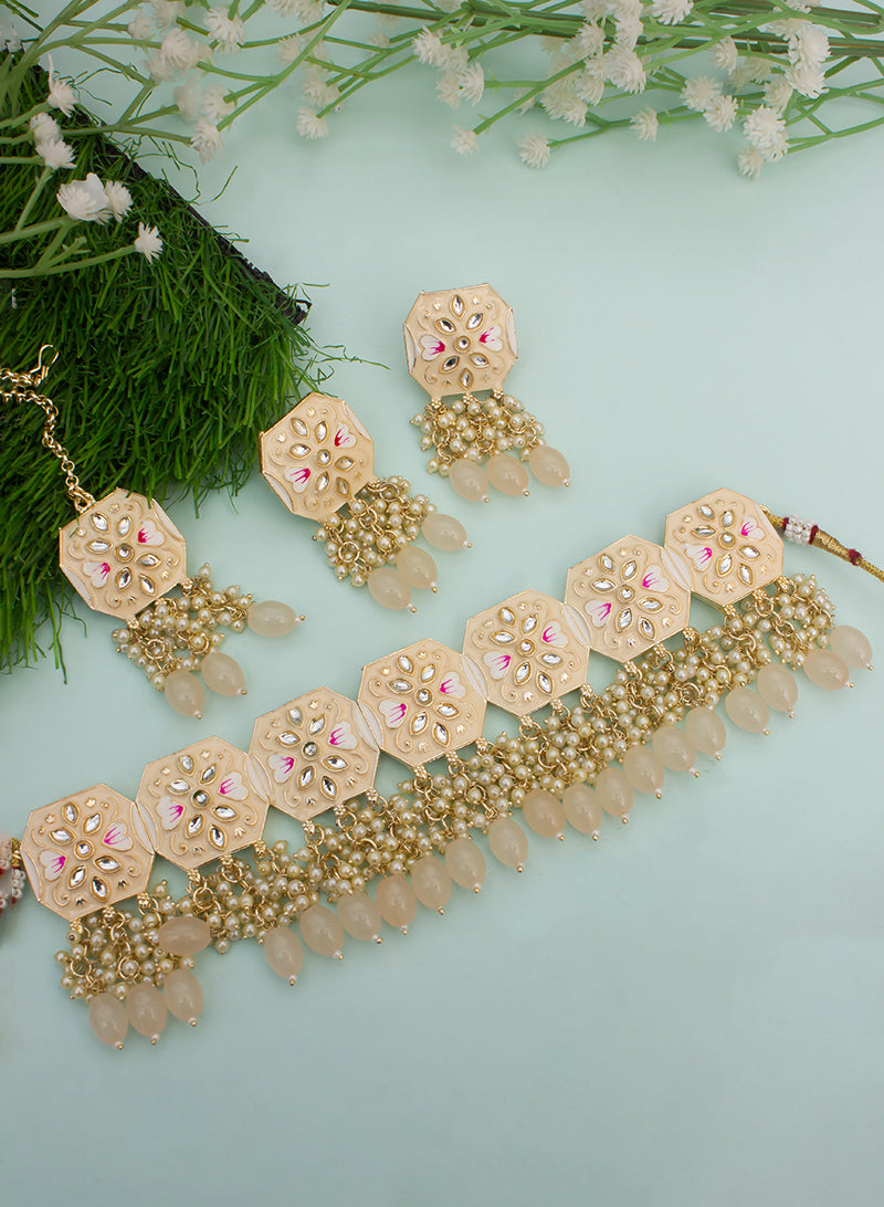 Nitasha meena choker set with maangtika