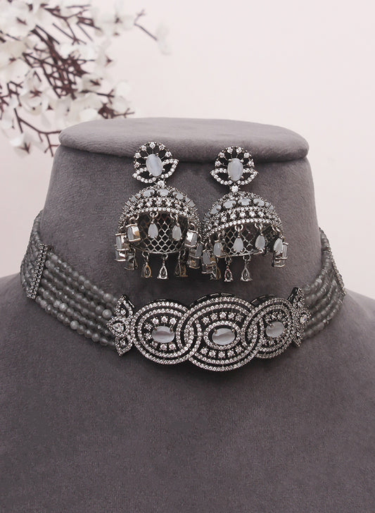 Lilian ad choker set