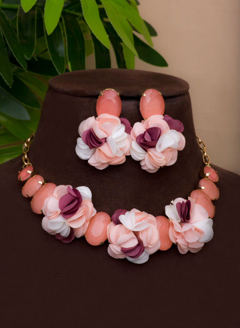 moira floral choker