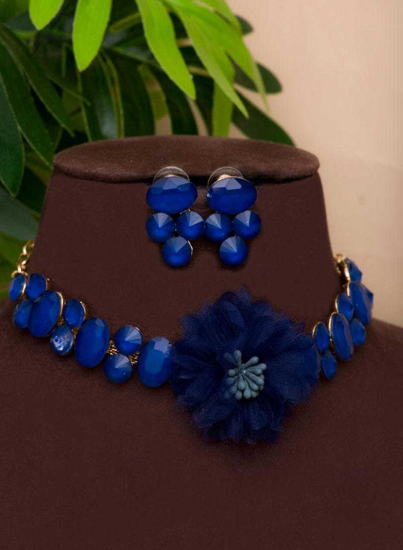 nina floral choker