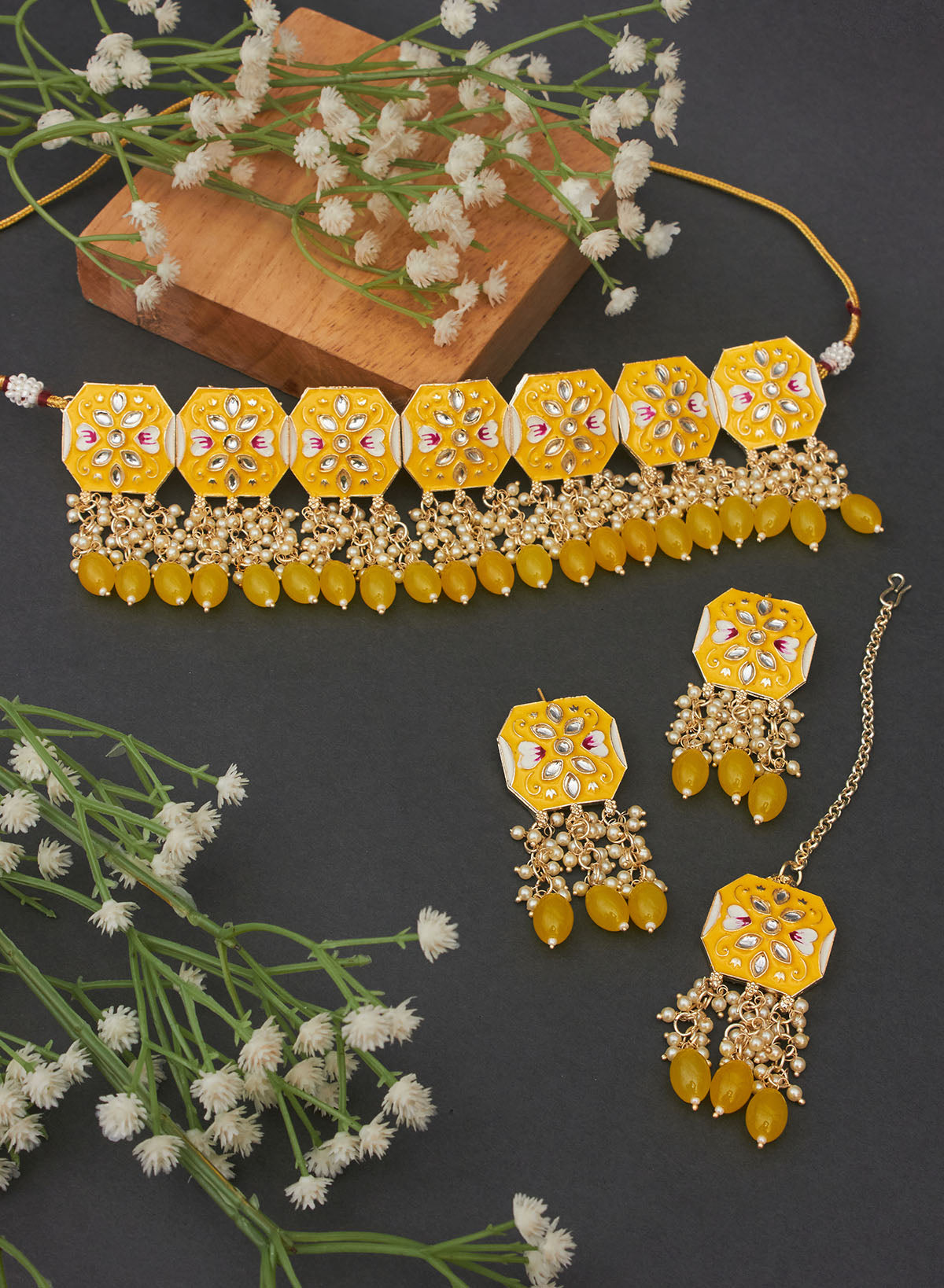 Nitasha meena choker set with maangtika