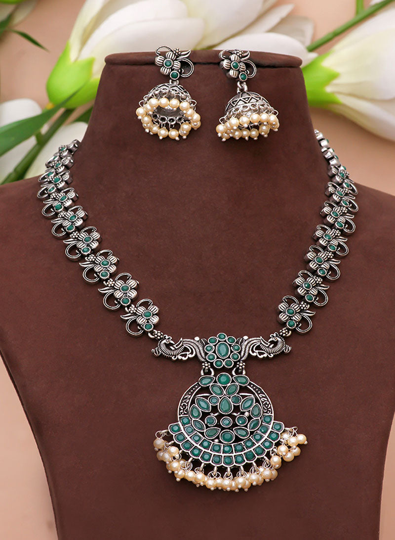 Priyadarshini Necklace Set