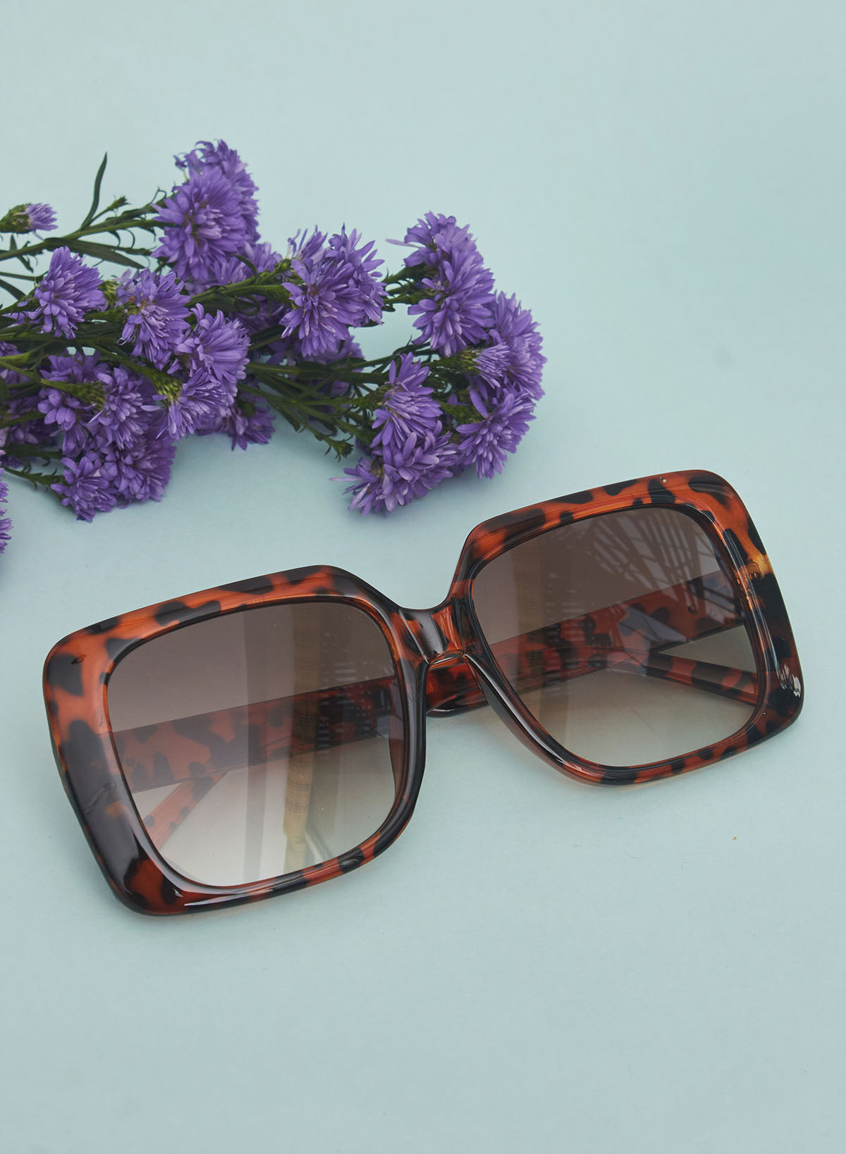 Oversized Retro Sunglass