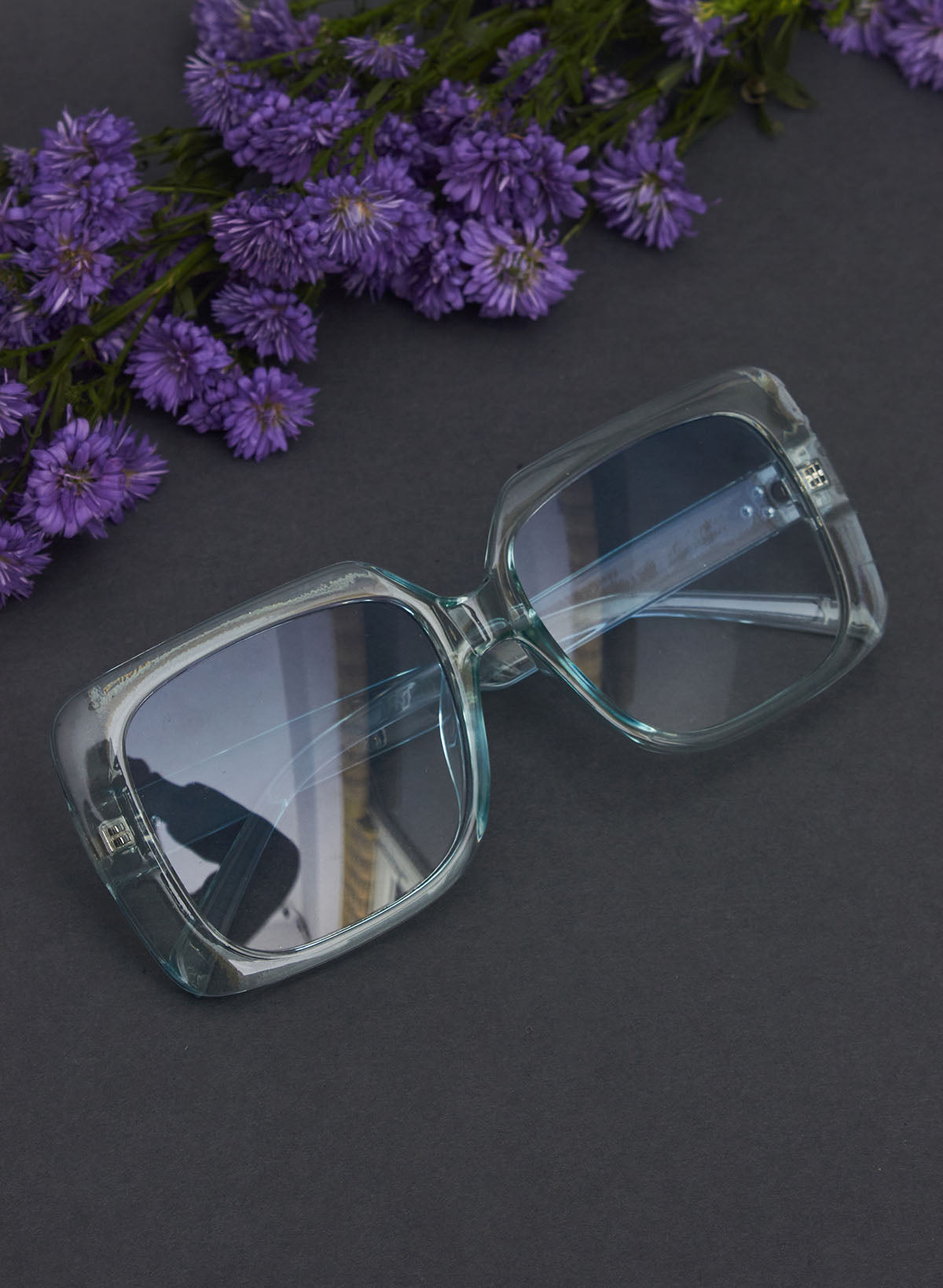 Oversized Retro Sunglass