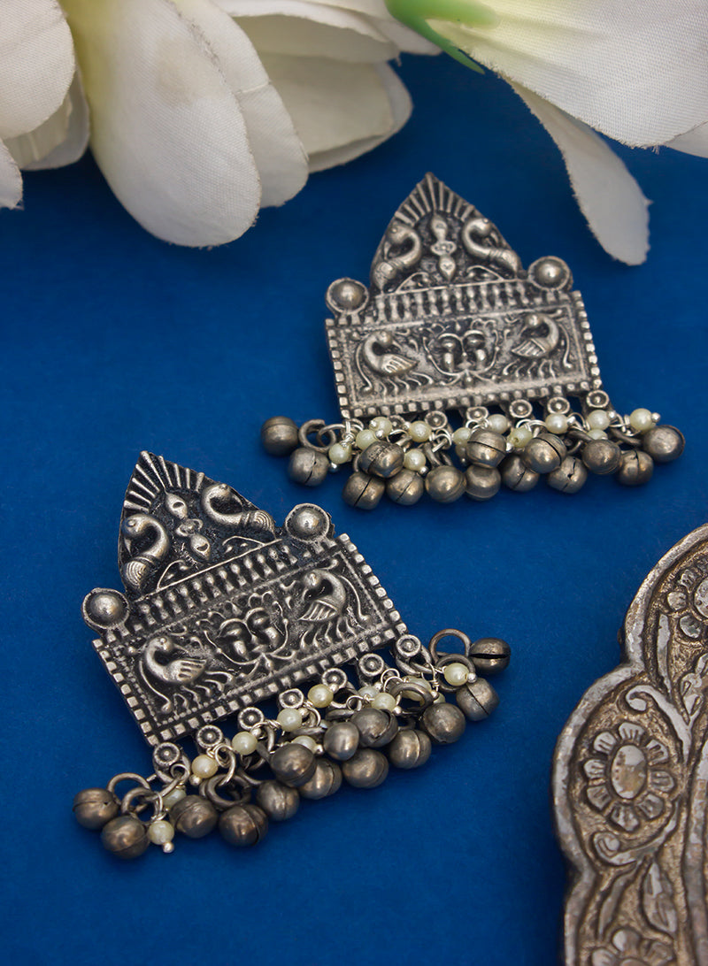 Uroosa Oxidised Earring