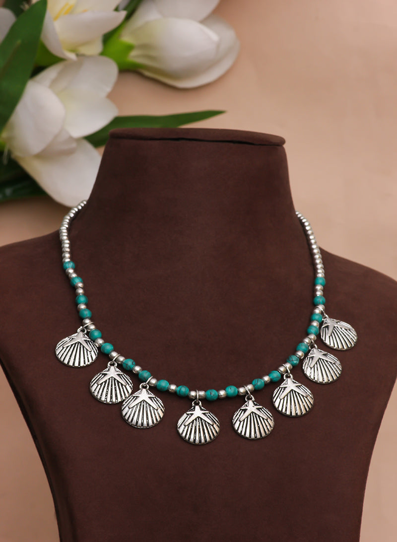Venika Shell Necklace
