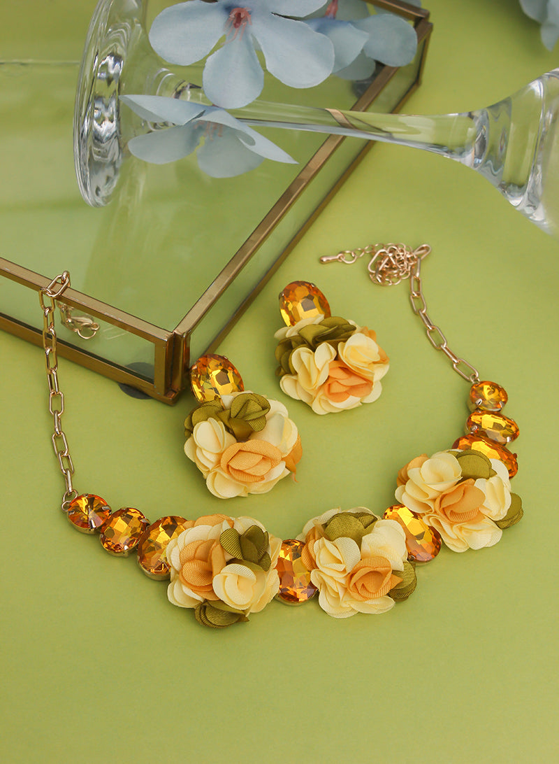moira floral choker