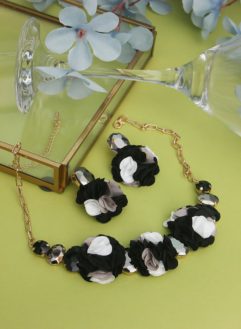 moira floral choker