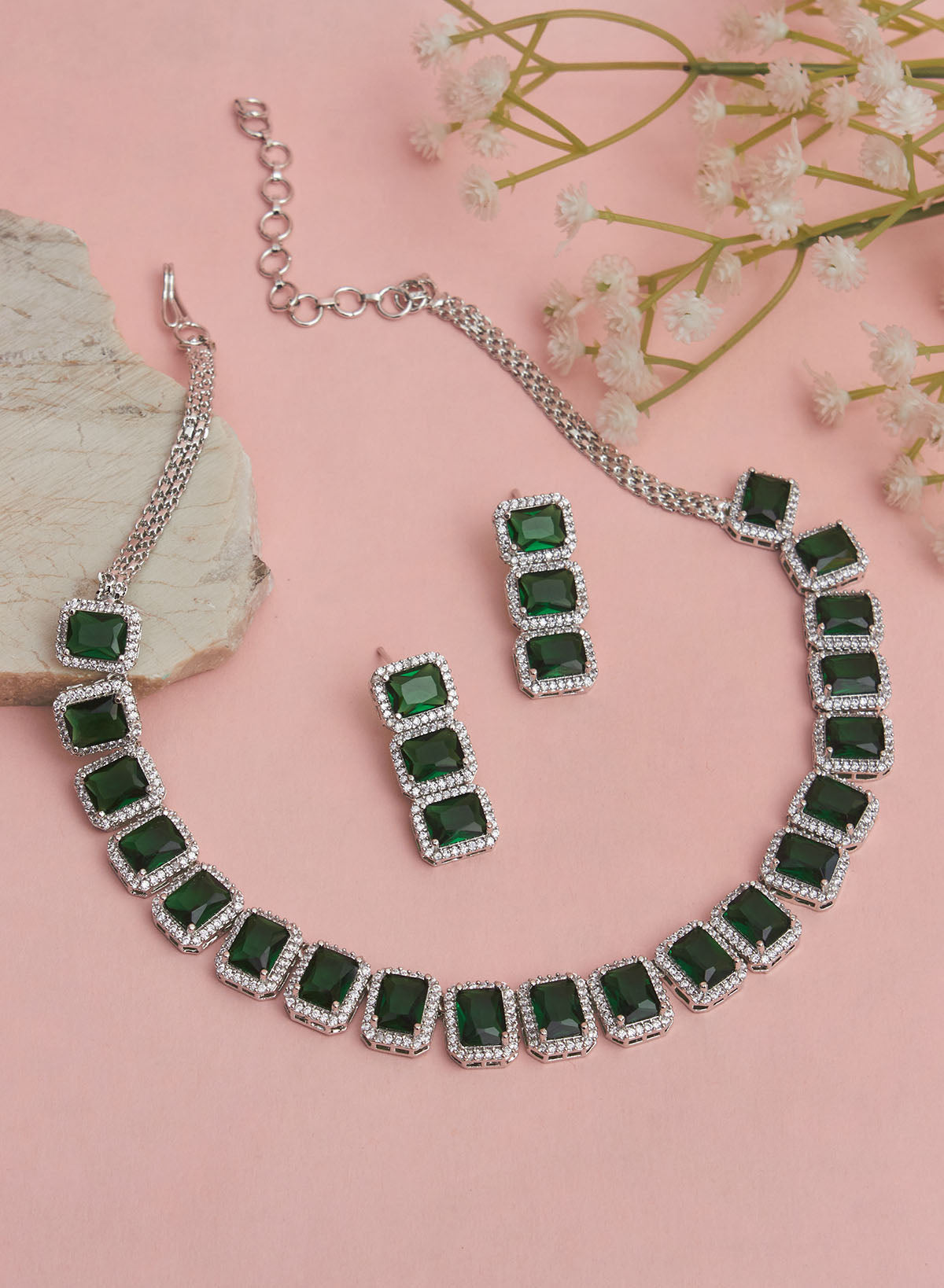 Avya ad necklace set