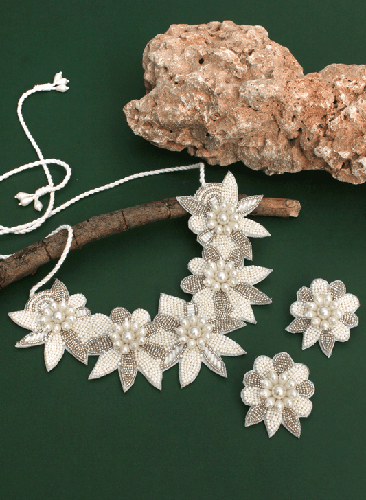 White Meera Handmade Set