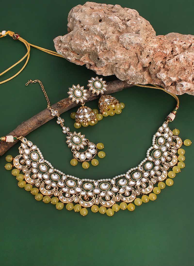 Hira Necklace Set with Maangtika