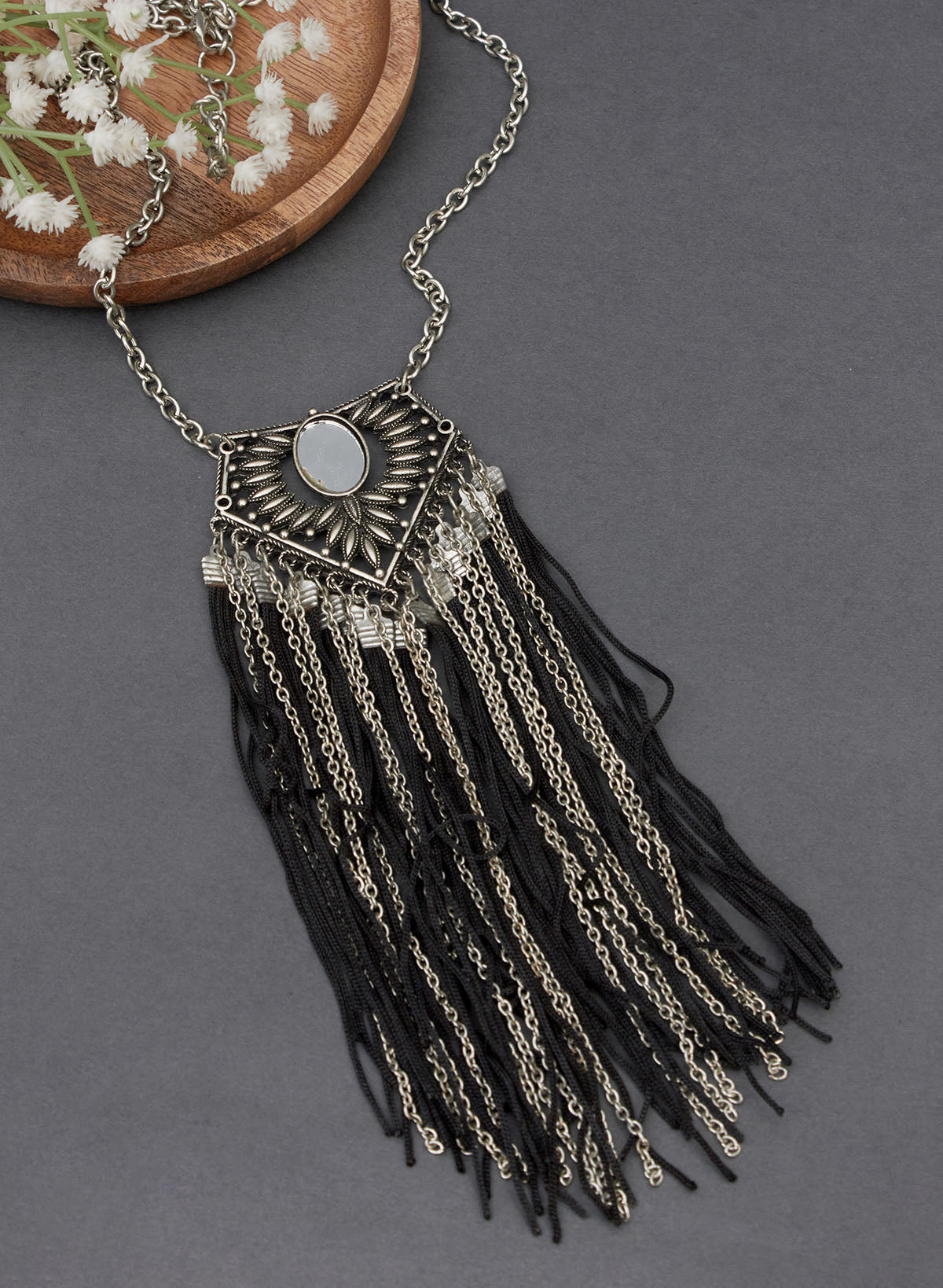 Mrinal pendant necklace