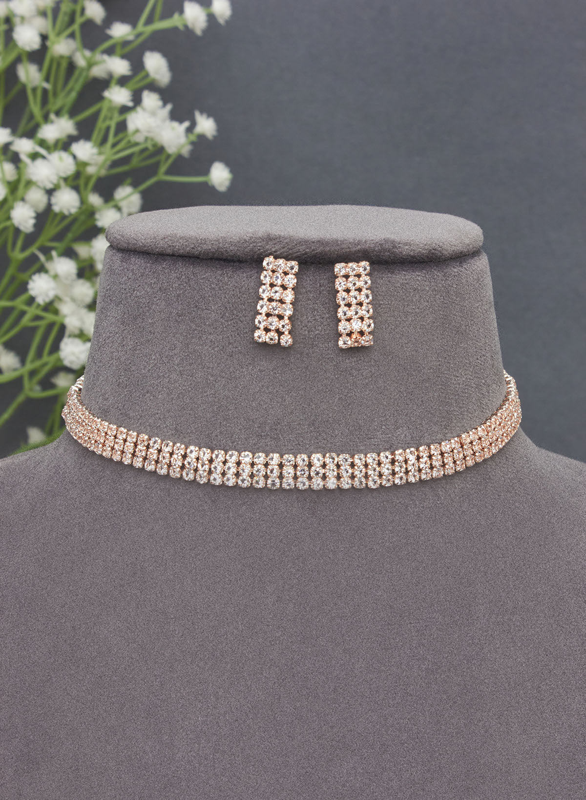 Abhira Stone Necklace