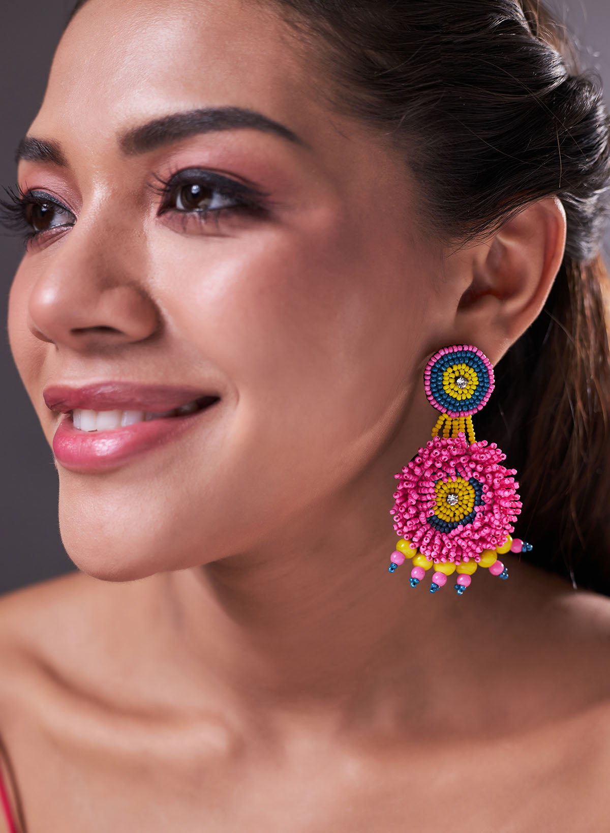 Cluster bead hanging earring