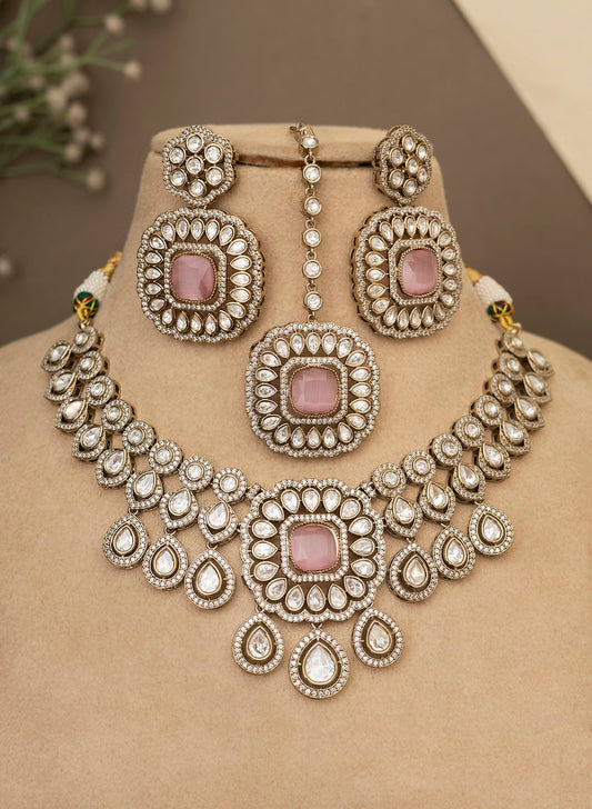 Binaisha Necklace Set
