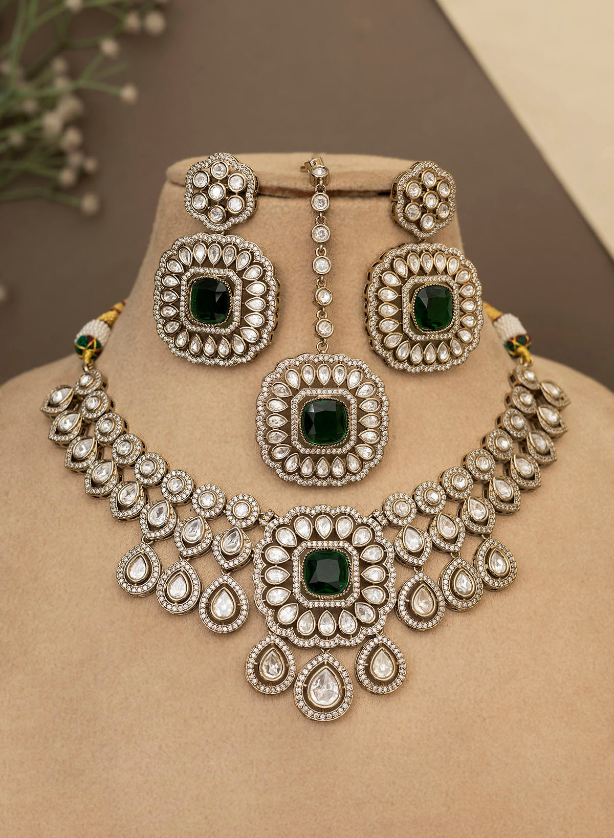 Binaisha Necklace Set