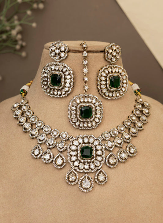 Binaisha Necklace Set