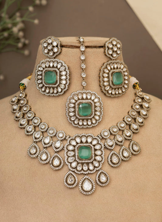 Binaisha Necklace Set
