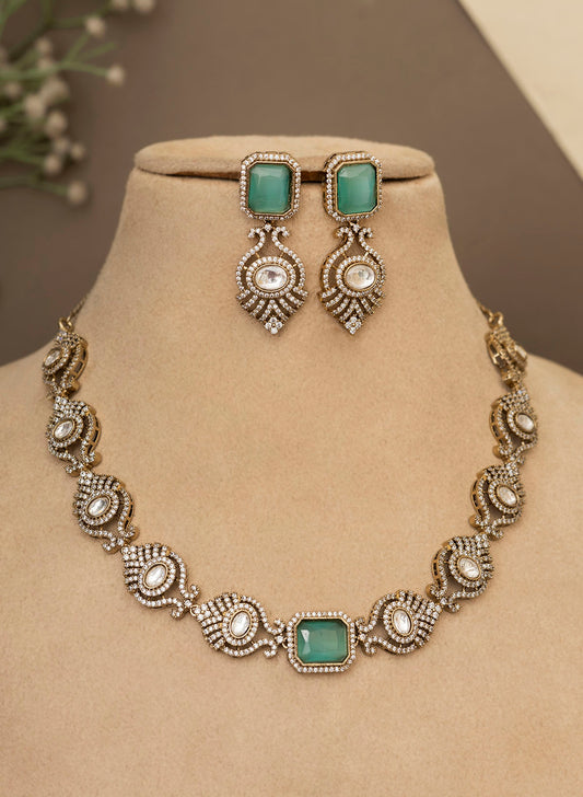 Vamisha Necklace Set