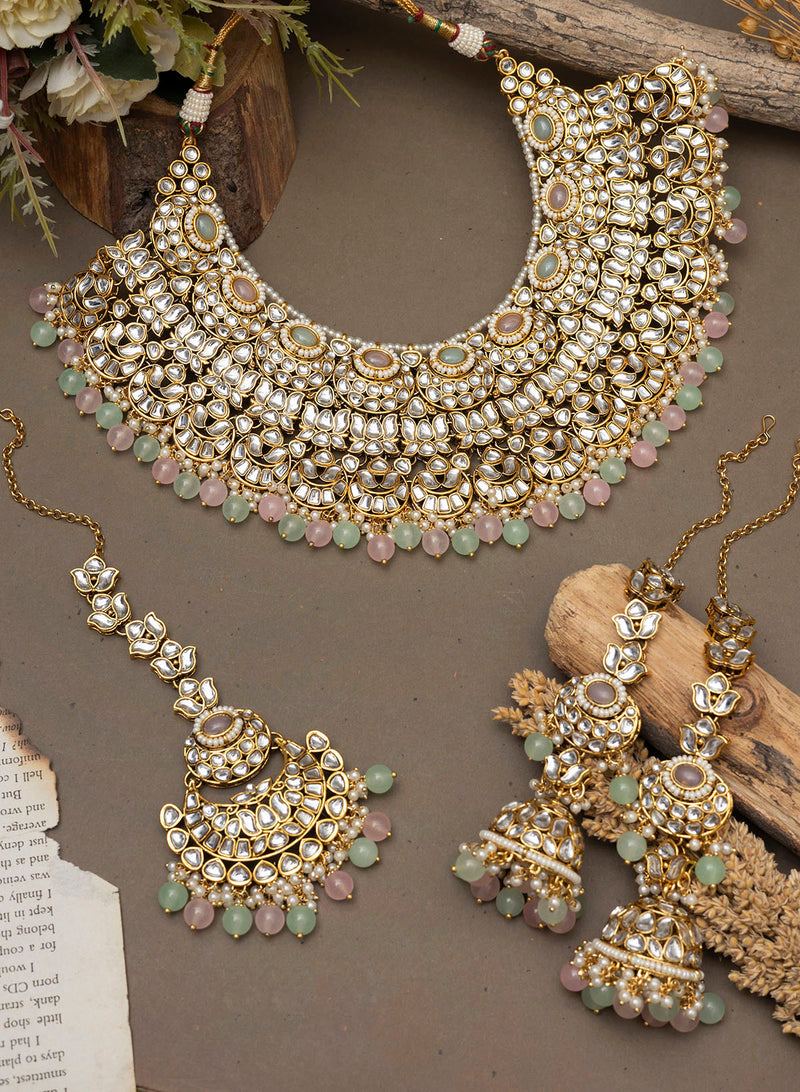 Shrunika Necklace set with Maangtikka