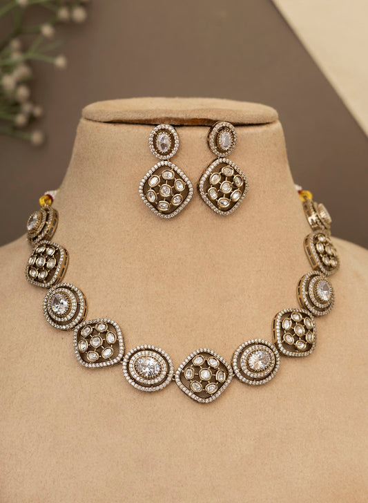 Anokhee Necklace Set
