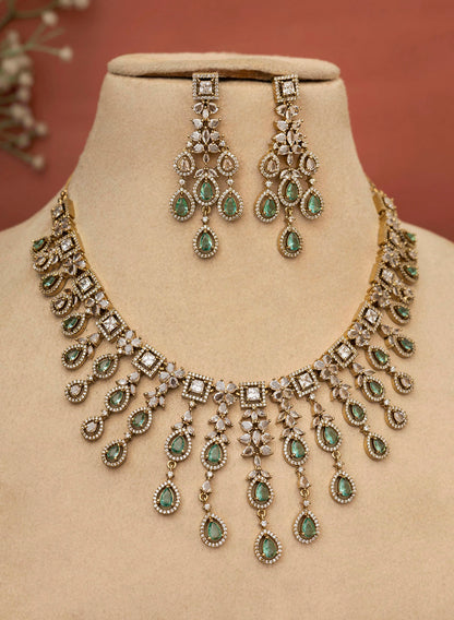 Shaina Necklace Set