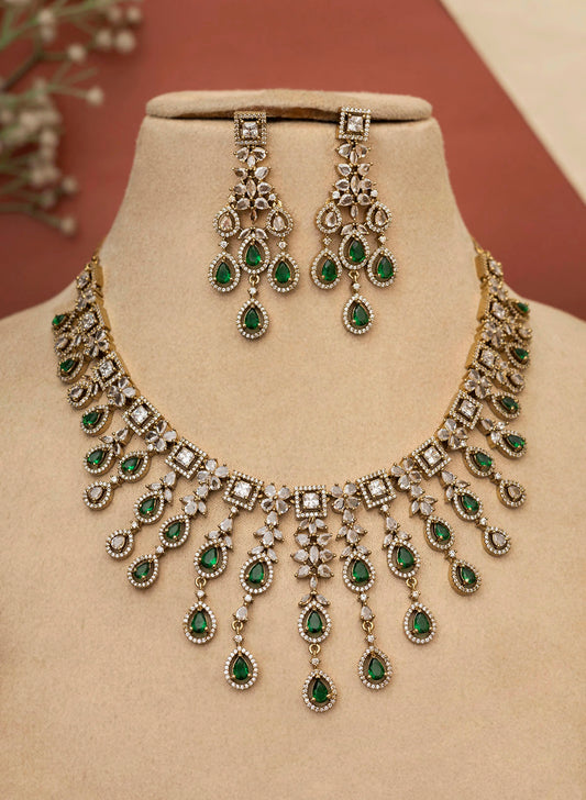 Shaina Necklace Set