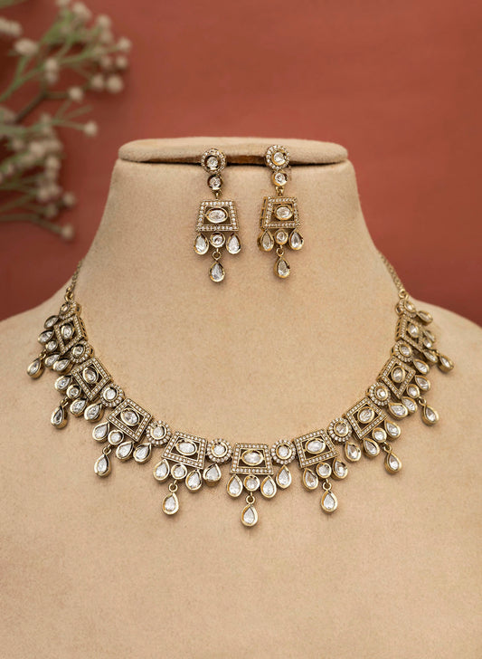 Nimrit Necklace Set