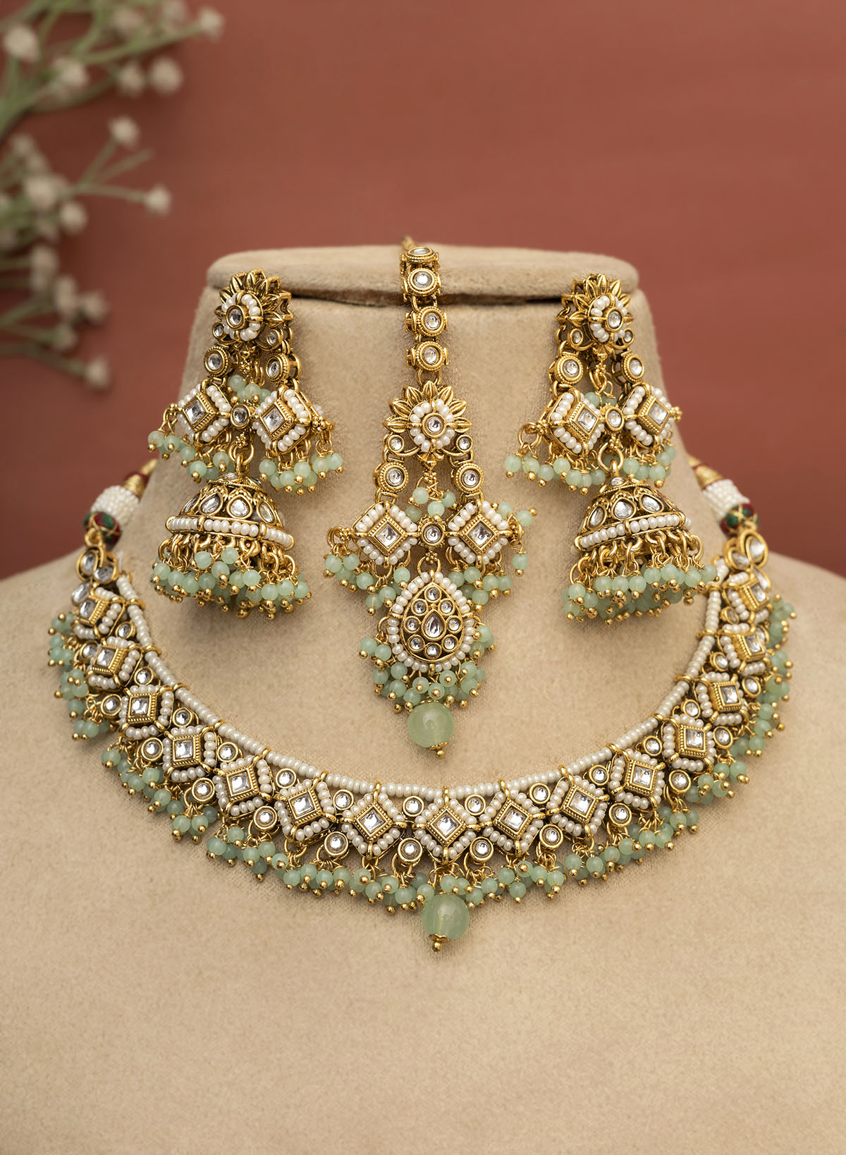 Evania Necklace Set