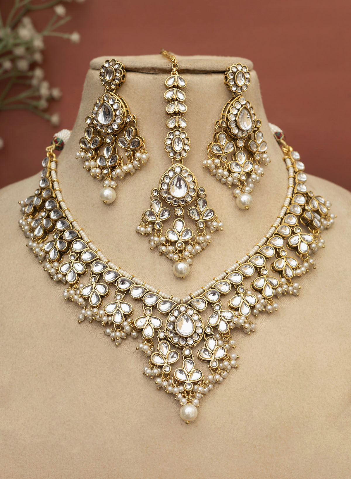 Ilakshi Necklace Set