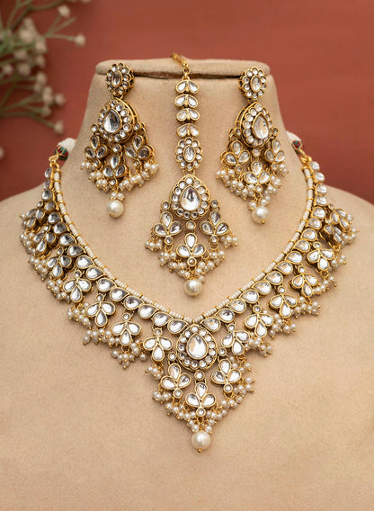 Ilakshi Necklace Set