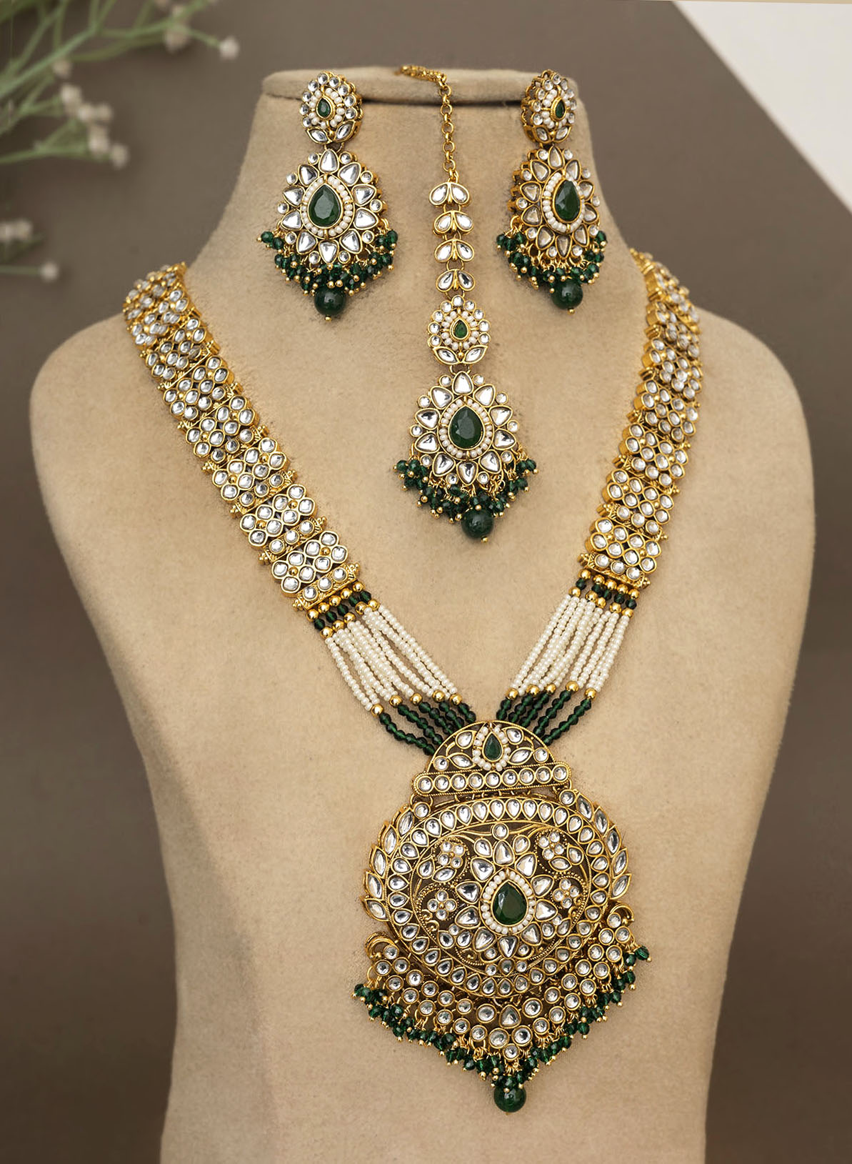 Bakulika necklace set