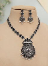 Chaaya necklace set