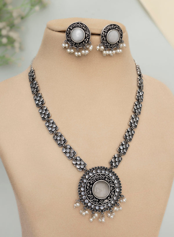 Dayita necklace set