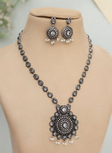 Bina necklace set