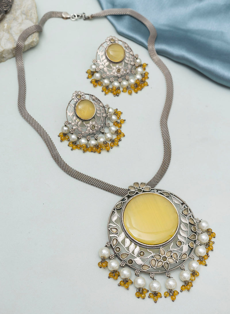 Satyasha Stone Necklace set