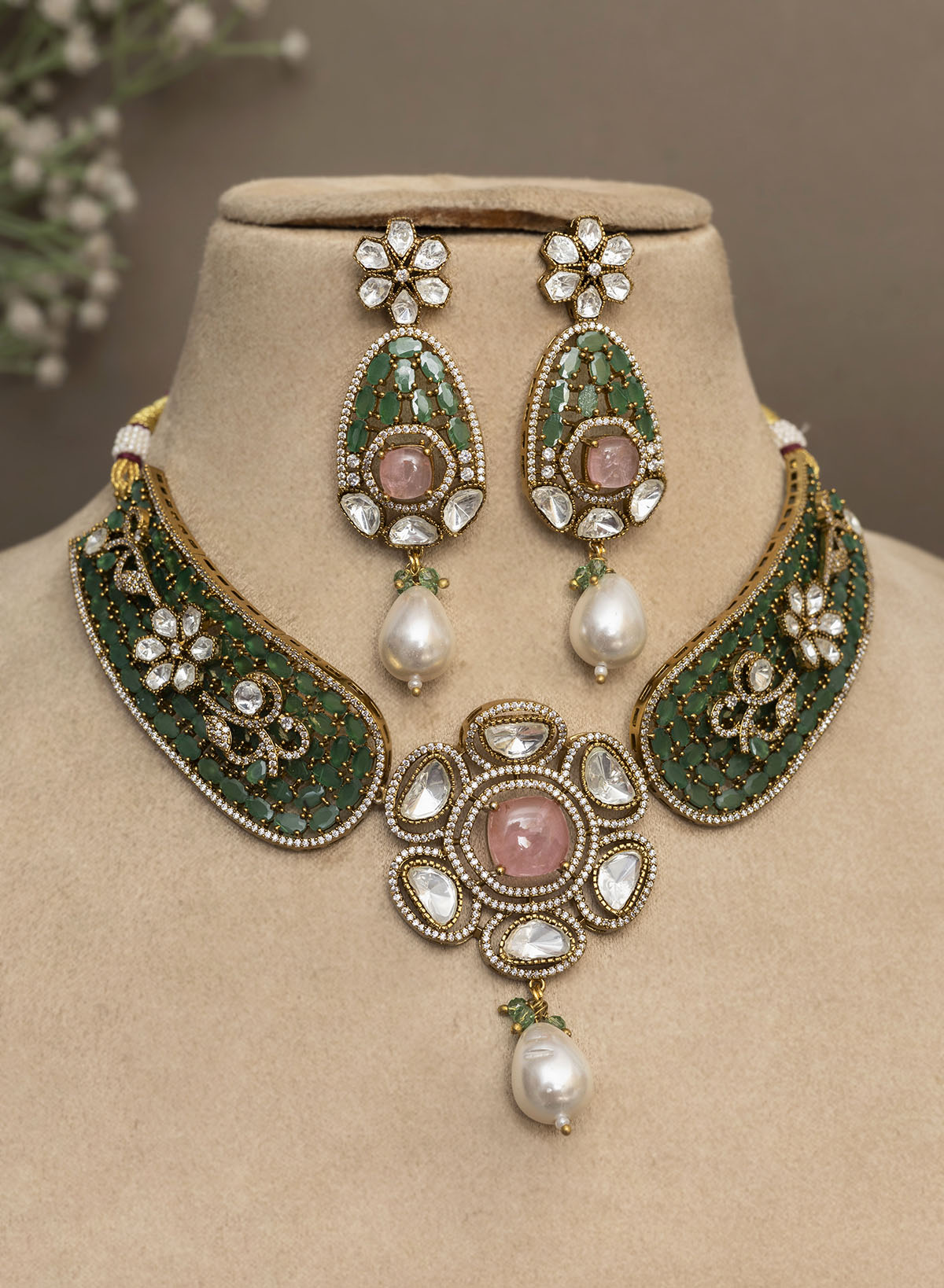 Jirat Necklace Set