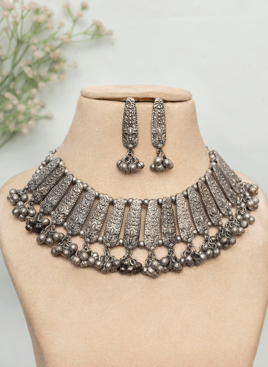 Ushma Necklace Set