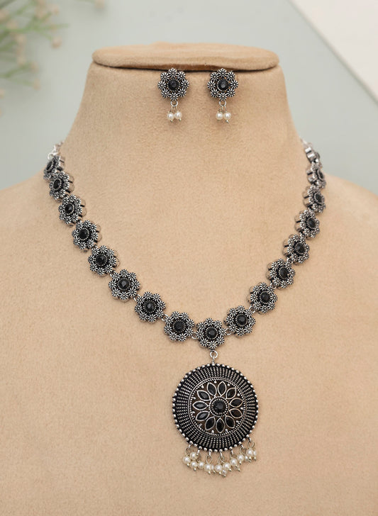Omisha necklace set