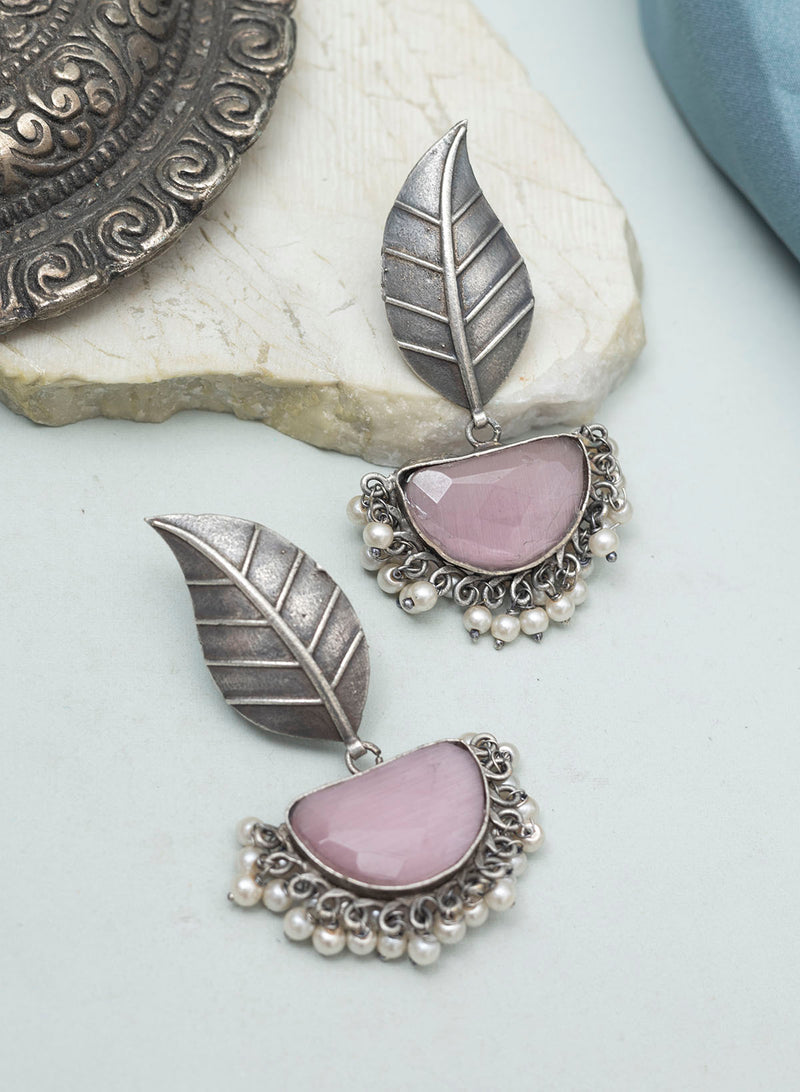 Dharaa Leaf Earrings