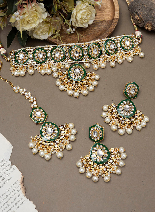 Dharya necklace set with maangtika