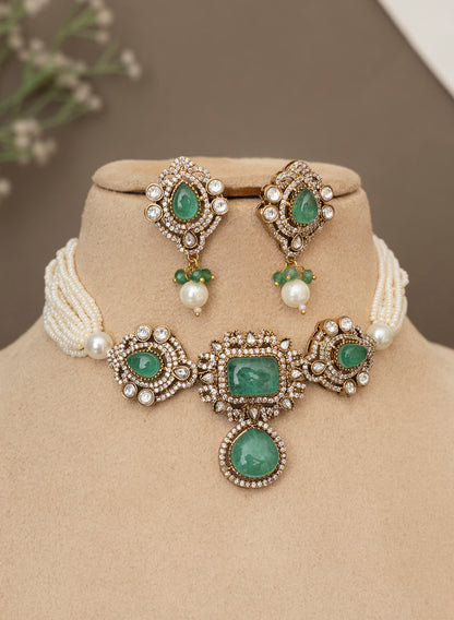 Qaynat choker set