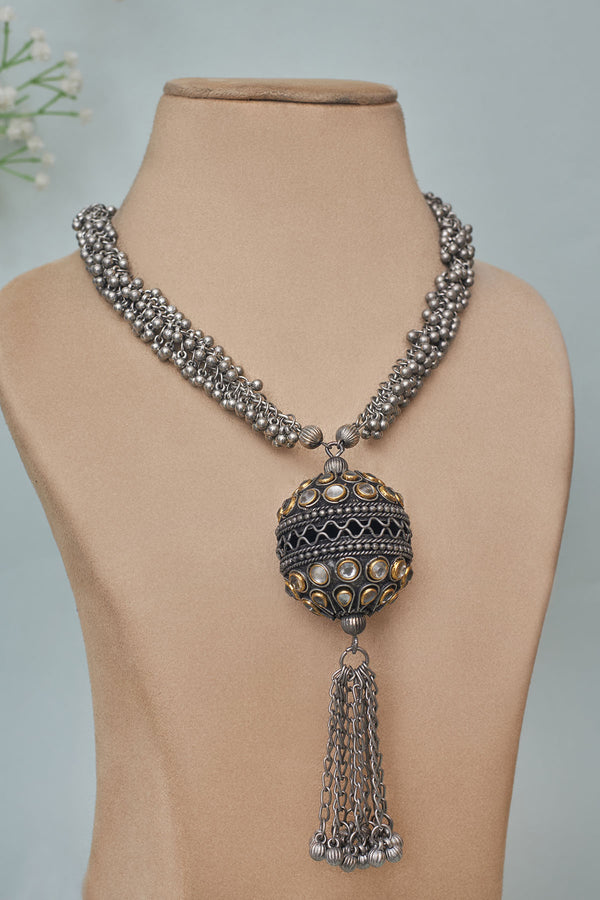 Chinayi stone pendant necklace