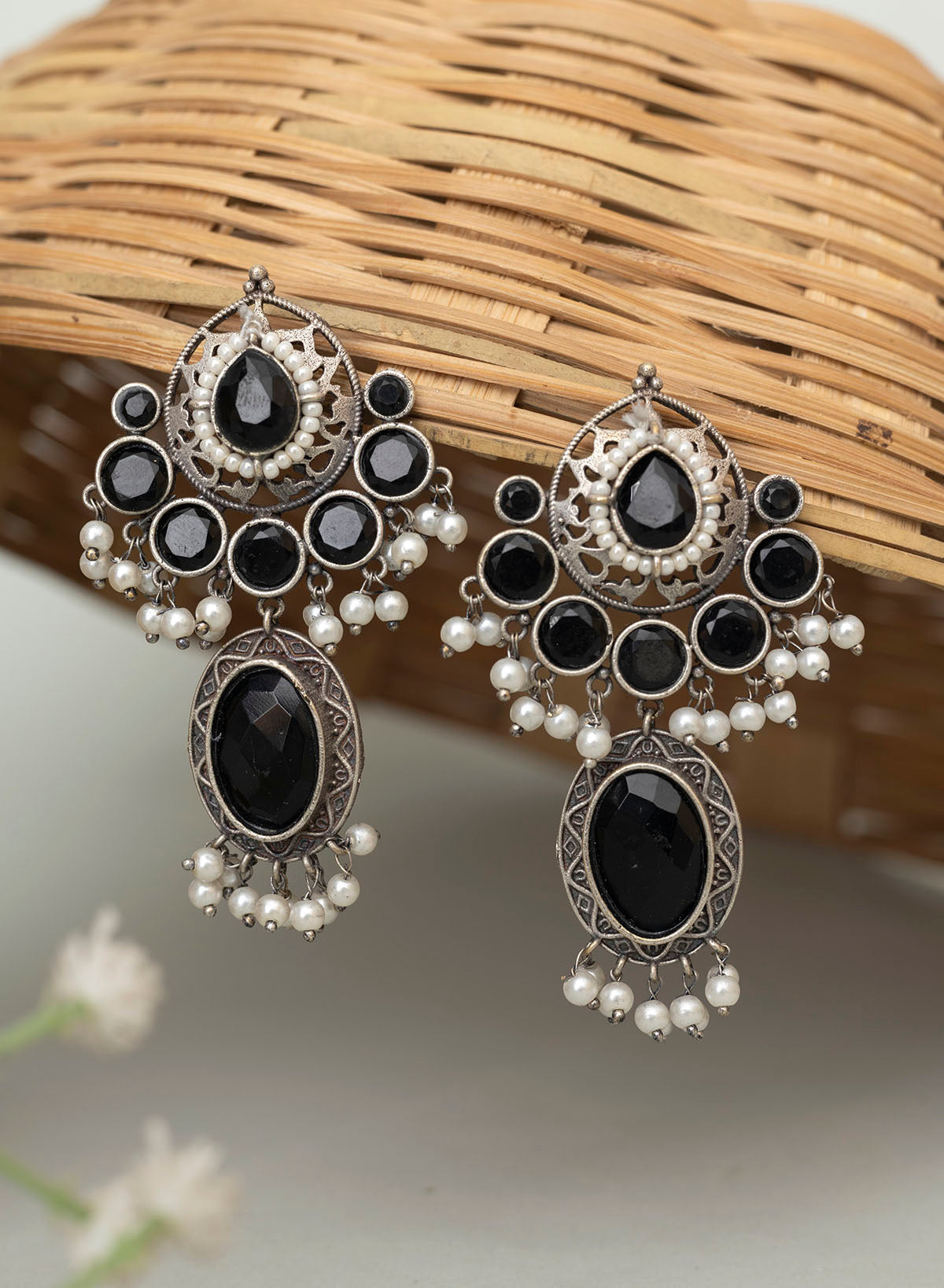 Ekanika Stone Earring