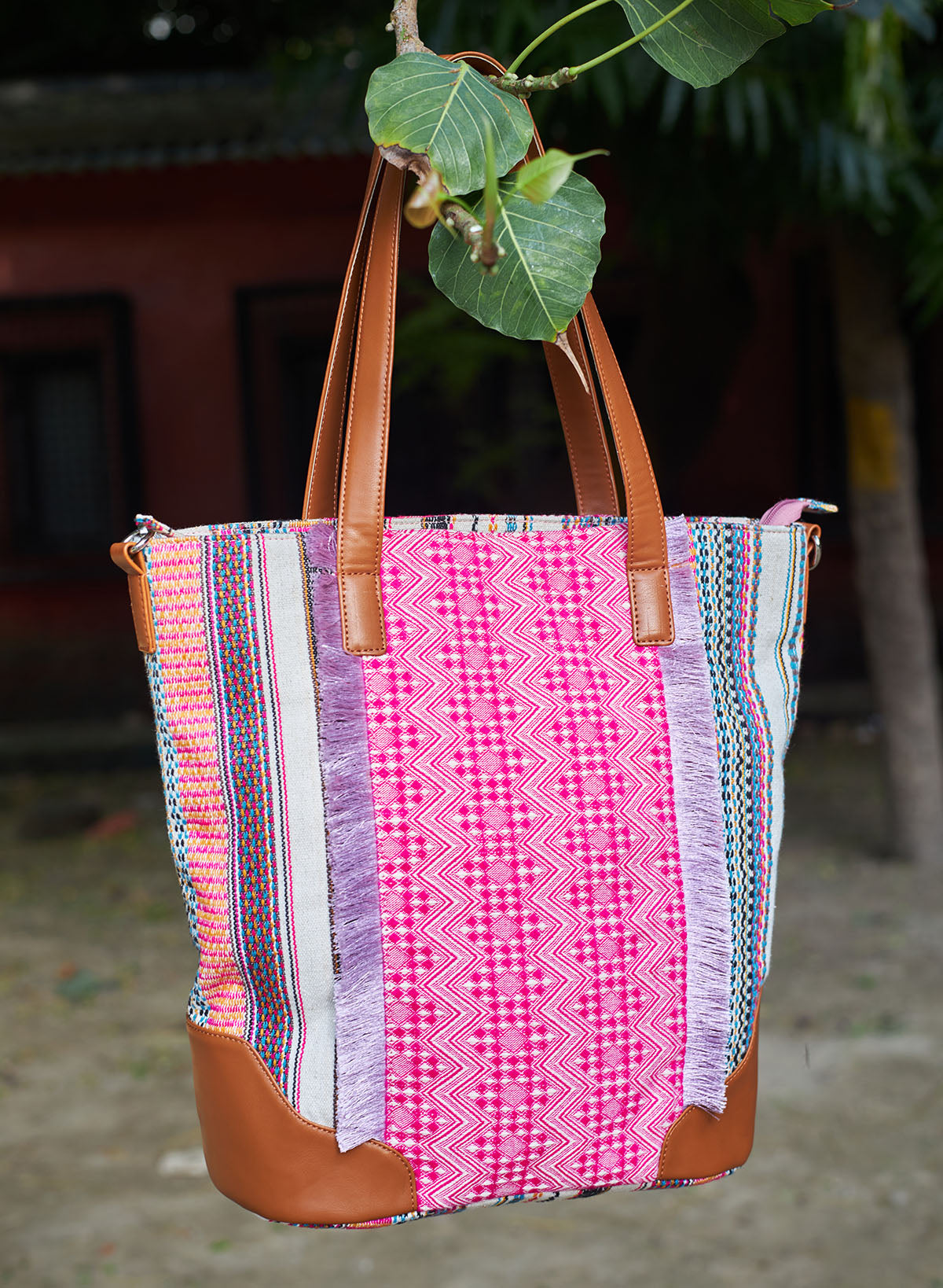 Afrah Fringed tote bag